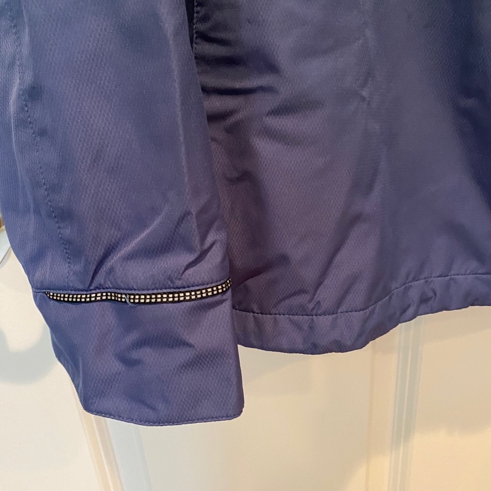 ASICS Running Jacket - Picture 3 of 12